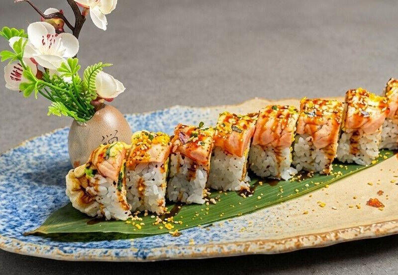 *Hollywood Roll